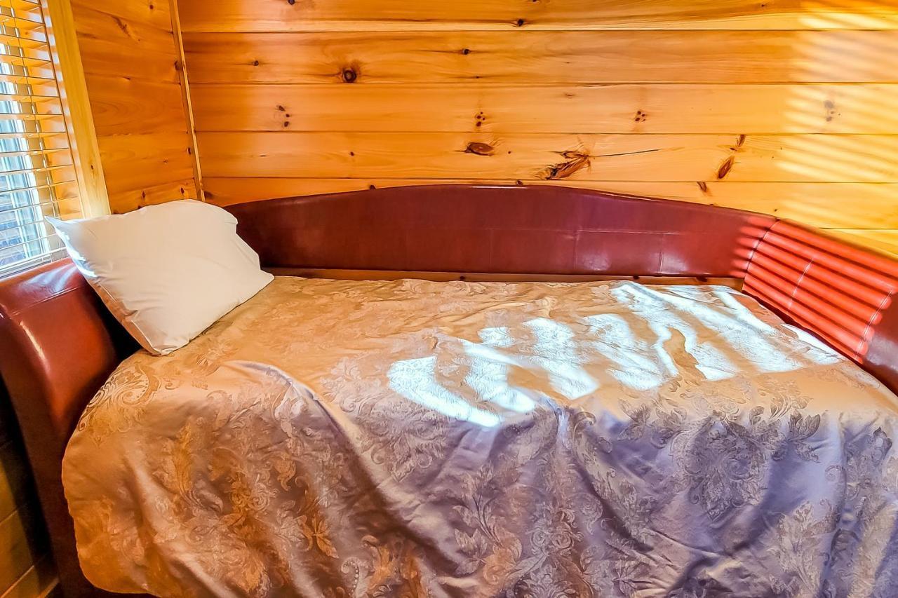 3 Lazy Bears Chalet Гетлинбург Екстериор снимка