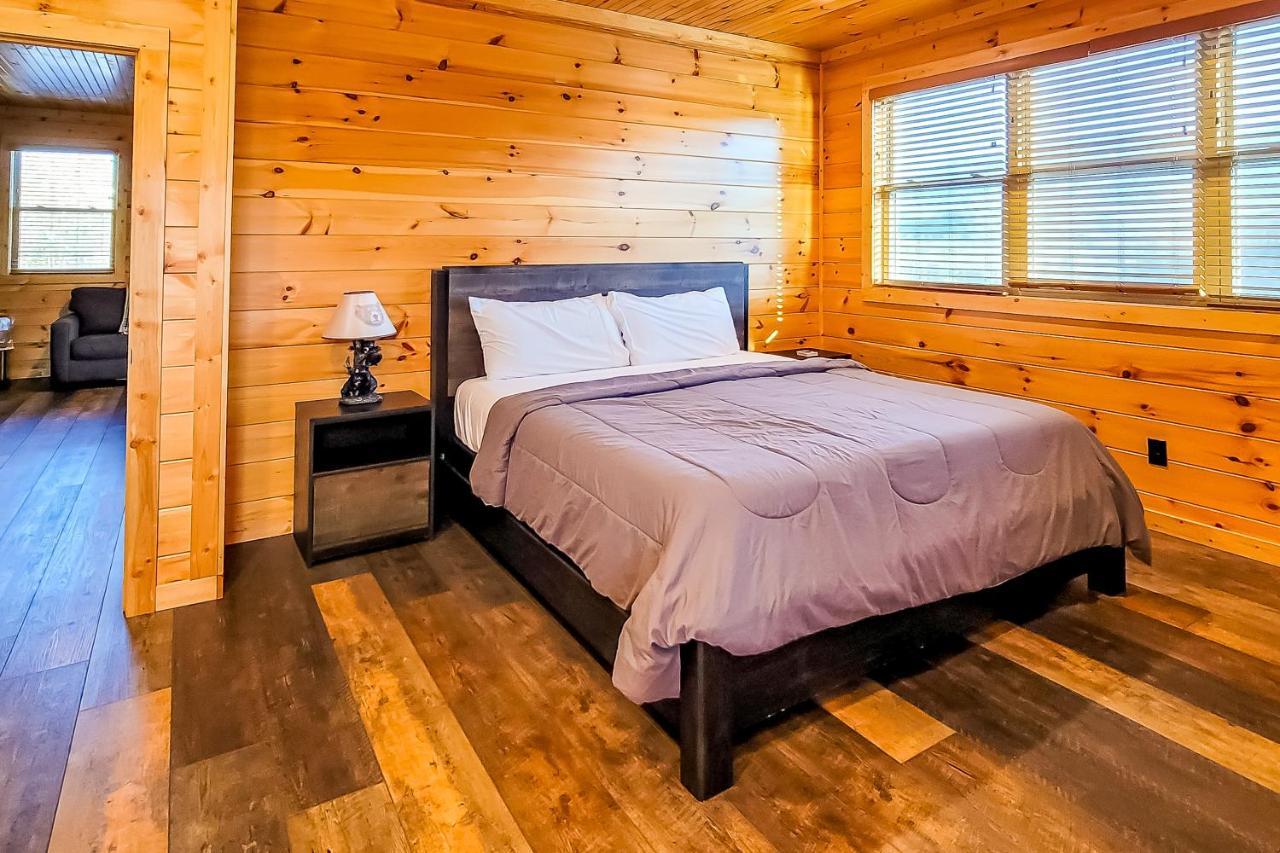 3 Lazy Bears Chalet Гетлинбург Екстериор снимка