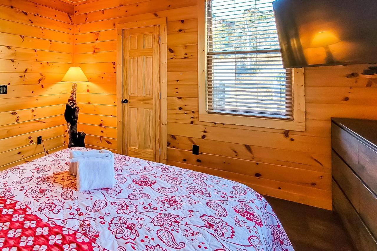 3 Lazy Bears Chalet Гетлинбург Екстериор снимка