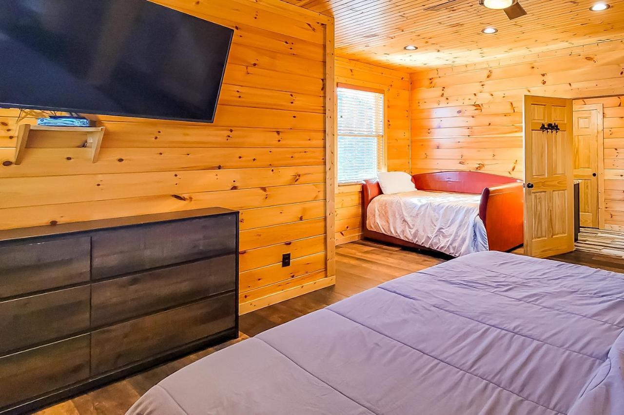 3 Lazy Bears Chalet Гетлинбург Екстериор снимка